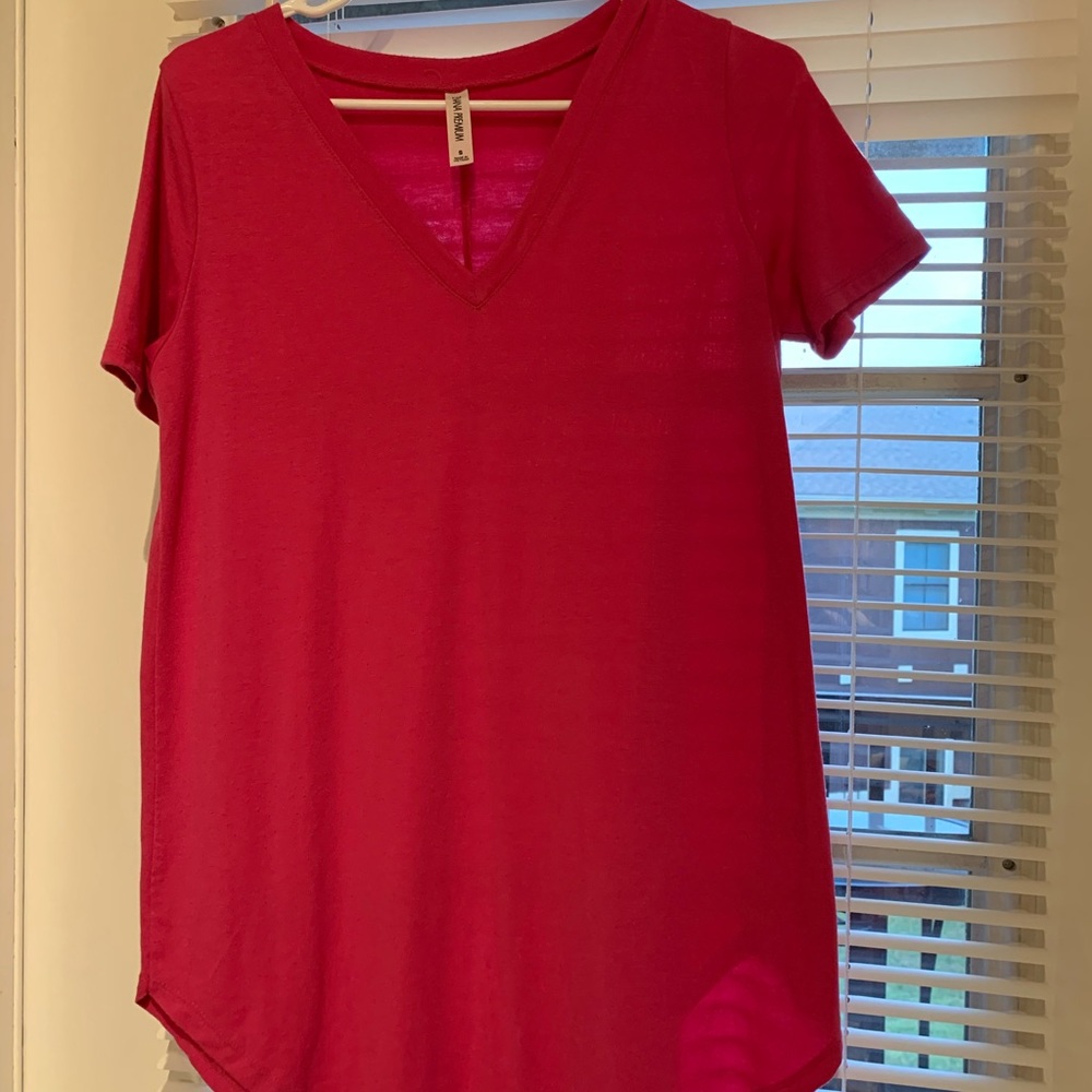 V-neck perfect tee